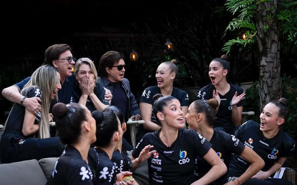 Conjunto da ginástica rítmica encontra Chitãozinho e Xororó
