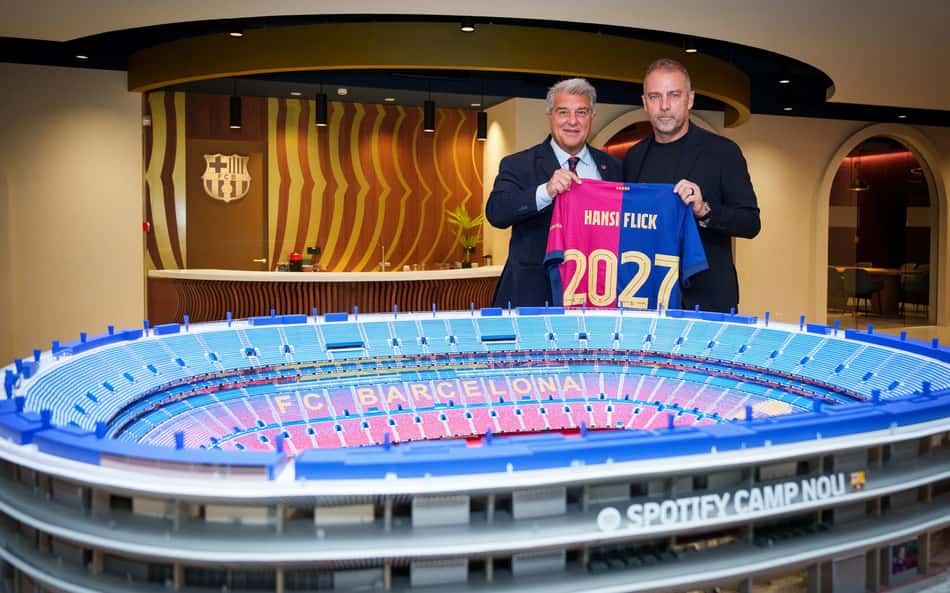 Barcelona anuncia renovação com Hansi Flick até 2027