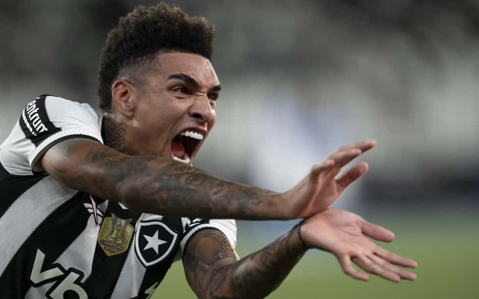 Botafogo recebe oferta de clube da Premier League por Igor Jesus
