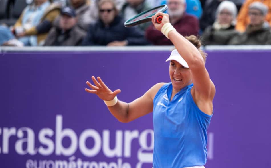 Bia Haddad desperdiça vantagem e é eliminada na semifinal de Estrasburgo