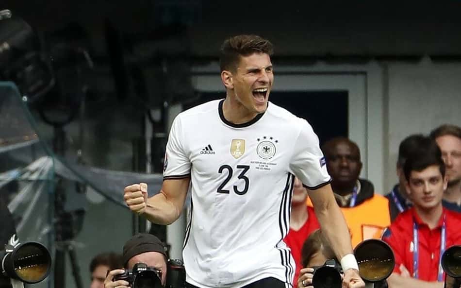 Ídolo do Bayern detona situação do futebol brasileiro: 'Maluquice, criminoso'