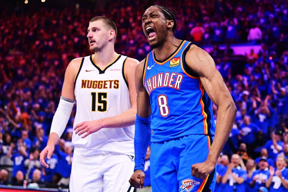 Jalen Williams, do Thunder, comemorando ponto contra Nuggets (Foto: Joshua Gateley/Getty Images/AFP)