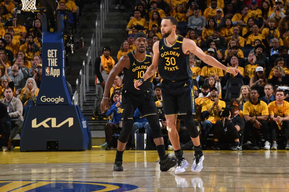 Stephen Curry completa 16 anos no Warrios e quebra mais um recorde; confira