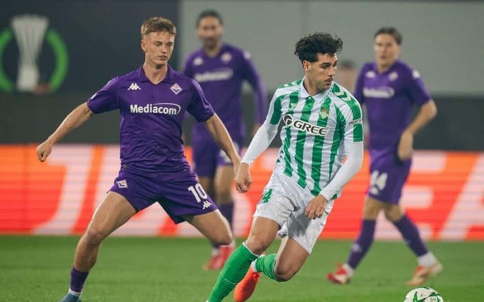 Antony joga hoje? Real Betis escalado para a final da Conference League
