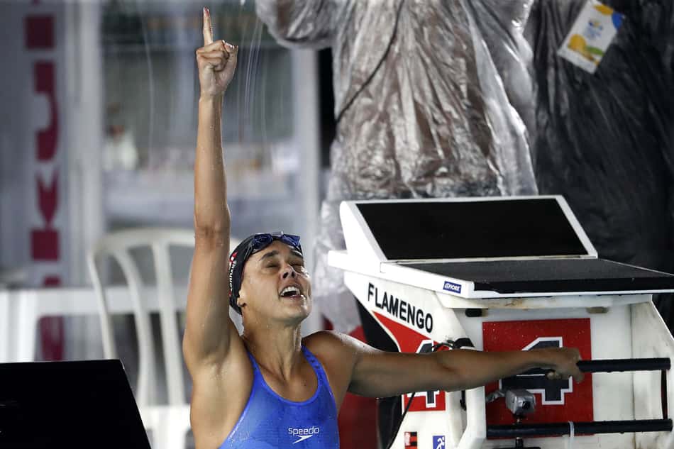 Lorrane Ferreira foi campeã nos 50m livre