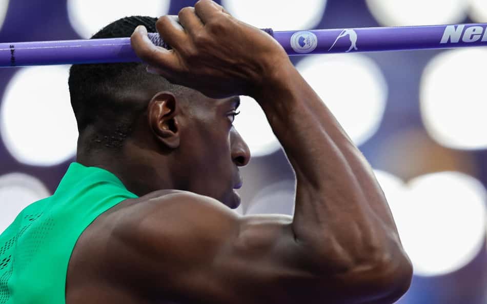 Brasileiro finalista olímpico bate recorde no lançamento de dardo