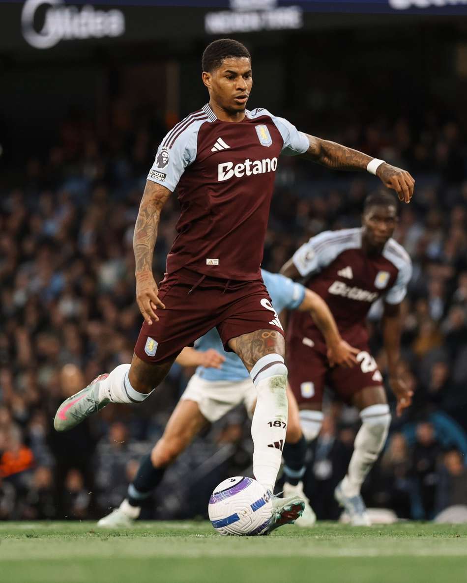 Marcus Rashford pelo Aston Villa