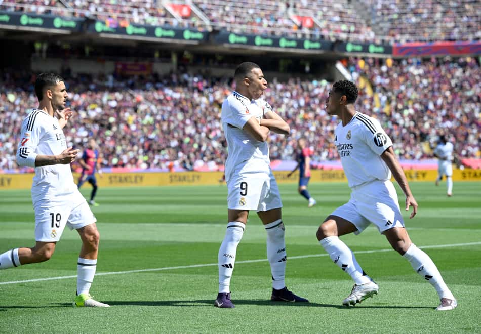 Compatriota de Platini, Kylian Mbappé comemora gol pelo Real Madrid diante do Barcelona (Foto: Josep Lago/AFP)