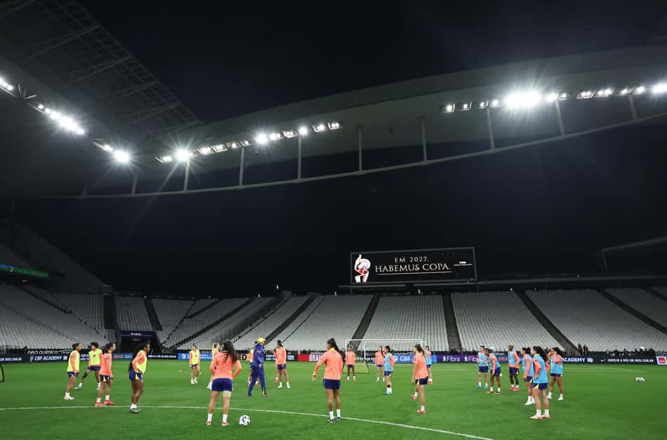 Seleção feminina na Neo Química Arena. (Foto: Lívia Villas Boas / CBF)