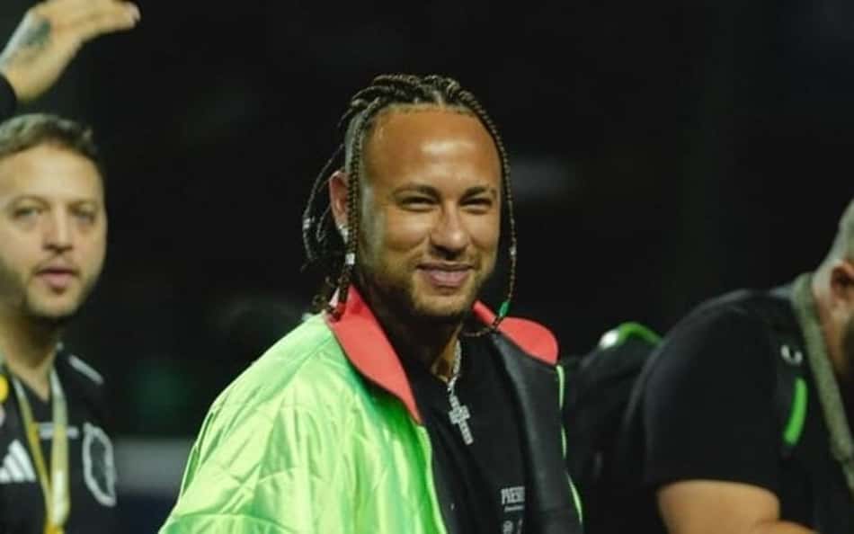 Neymar reage a jogo dos playoffs da NBA; web critica