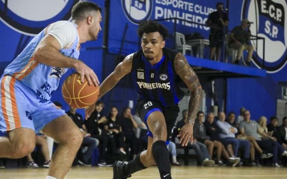 Pinheiros domina UniFacisa e se classifica às quartas de final do NBB