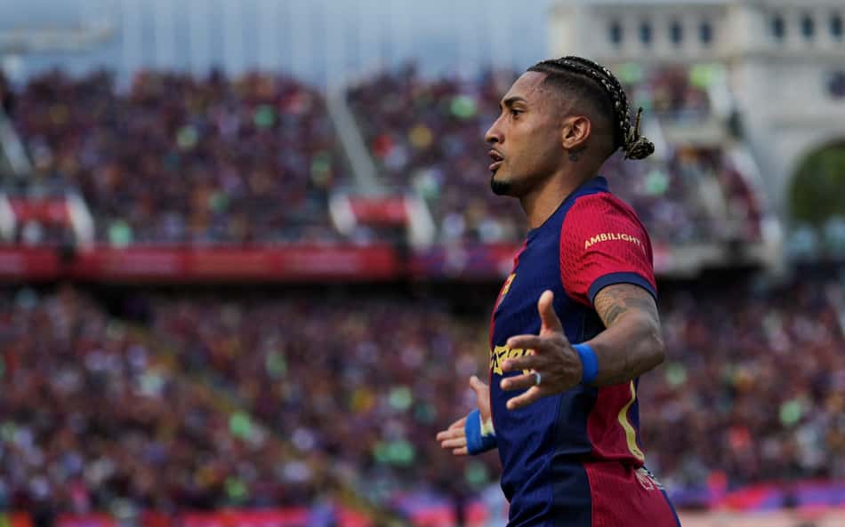 Raphinha projeta título do Barcelona em La Liga: 'Só depende de nós'