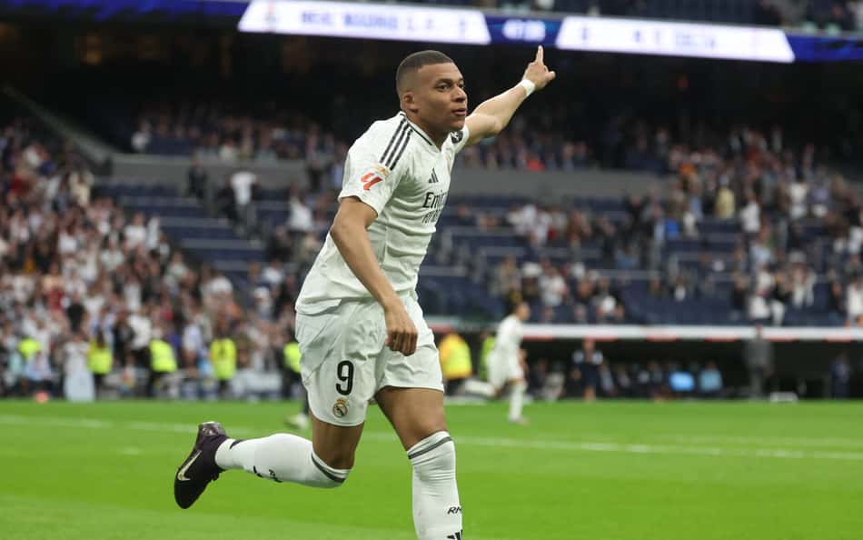 Real Madrid sofre, mas bate Celta e se aproxima de líder em La Liga