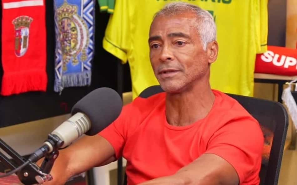 Romário se declara para namorada 30 anos mais nova