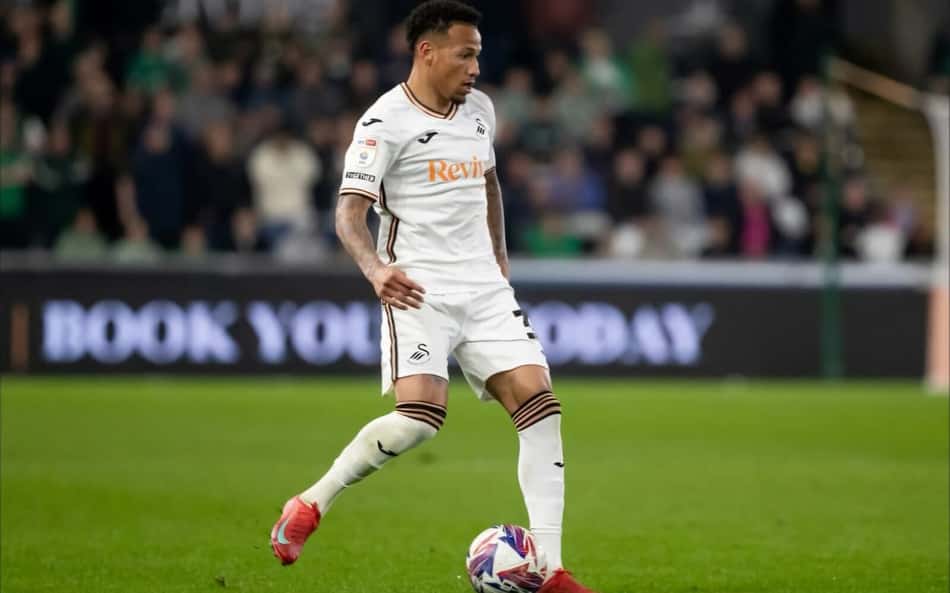 Ronald Pereira avalia temporada no Swansea como positiva