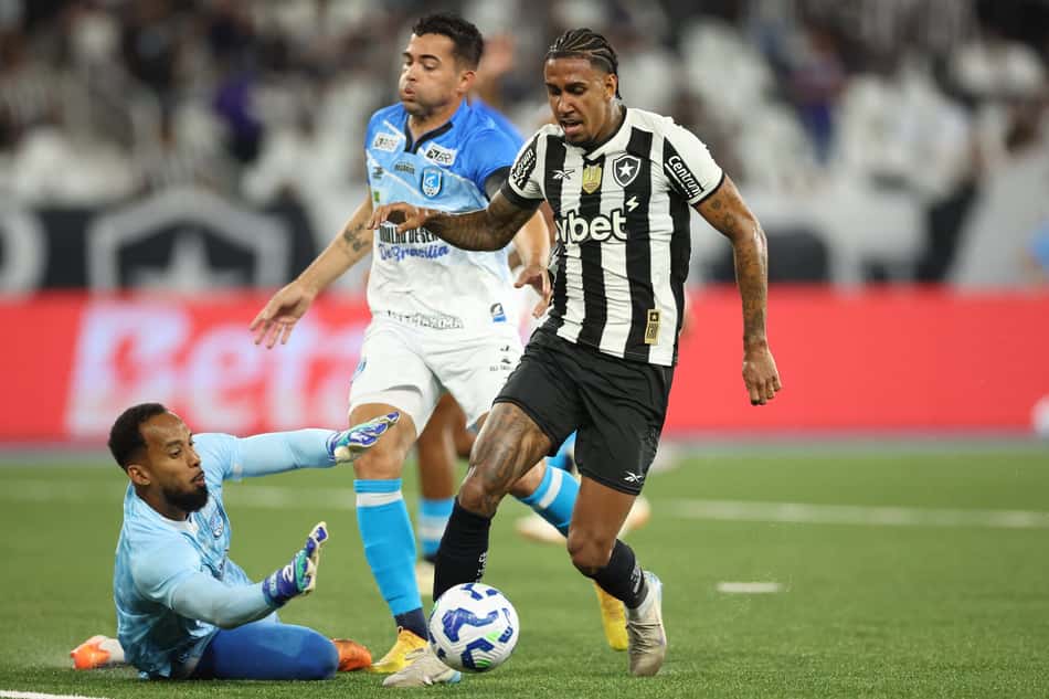 Rwan Cruz em ação pelo Botafogo (Foto: Vitor Silva/Botafogo)