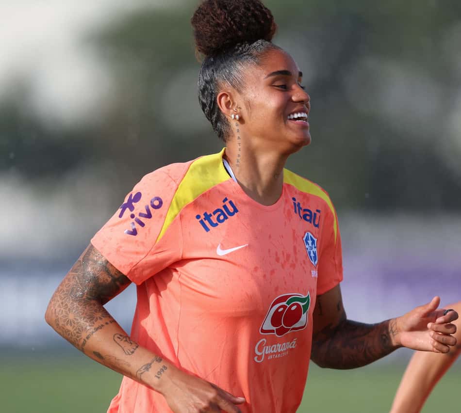 Tarciane, da Seleção Brasileira, durante treino com a Seleção.