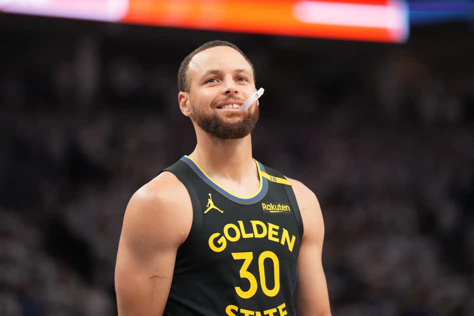 Stephen Curry alcança marca com altos salários na NBA; veja valores