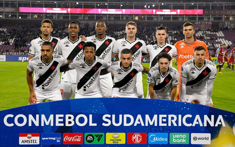 Torcedores do Vasco perdem a paciência com titular contra o Lanús: 'Chega'