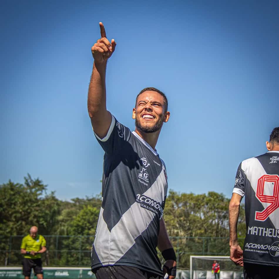 Vini Araújo busca a artilharia do Brasileiro de Futebol PC