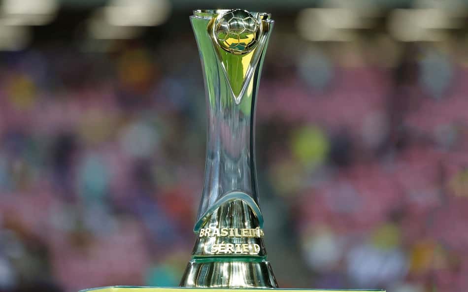Ex-Palmeiras, Santos e Seleção faz dois gols em nova fase na Série D