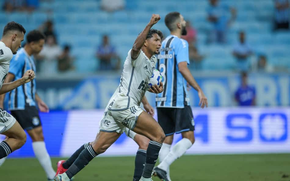 Rony comemorando. (Foto: Pedro Souza / Atlético)