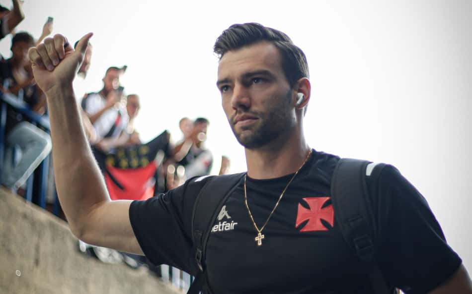 Decisão de Léo Jardim sobre permanência no Vasco divide web: 'Tá bom não?'