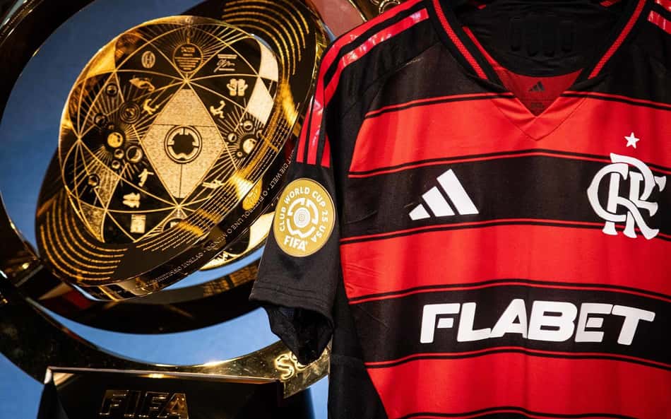 Jogador do Manchester City é visto com camisa do Flamengo em loja nos EUA