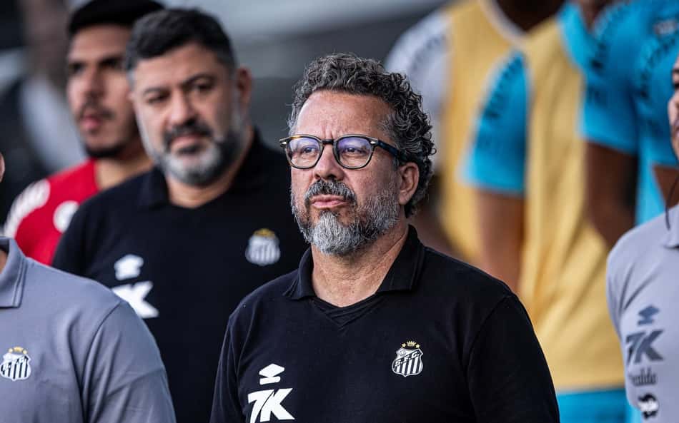 Cleber Xavier acredita em evolução no Santos e admite impacto da expulsão de Neymar: 'Atrapalhou'