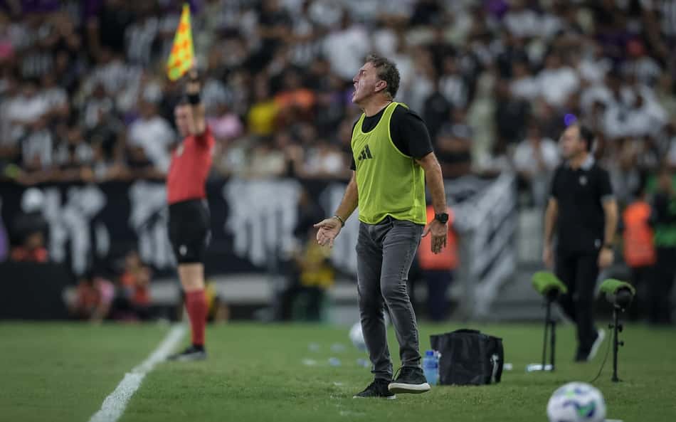 No Atlético-MG, Cuca explica Hulk no banco: 'Estratégia foi perfeita'