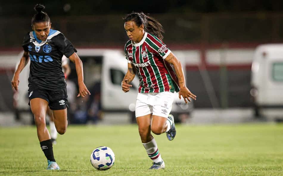Com lances polêmicos, Fluminense e Grêmio empatam no Brasileirão feminino