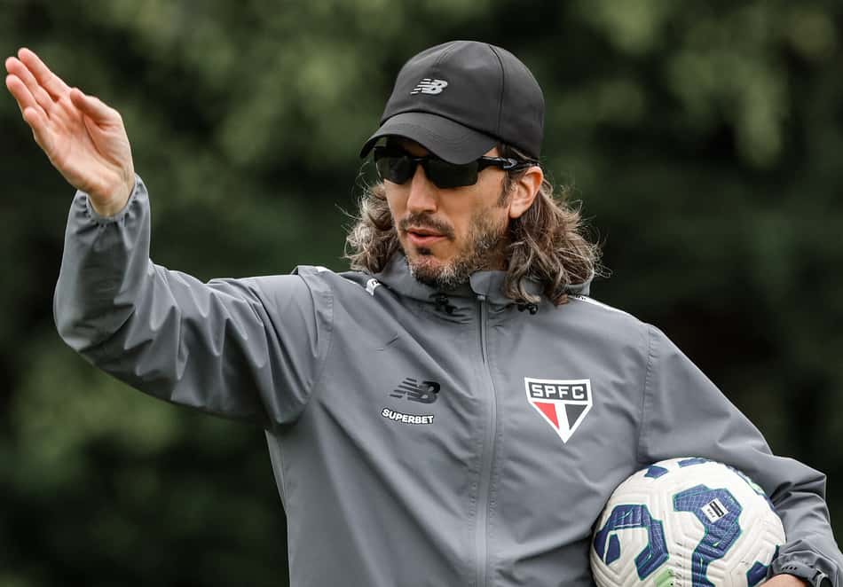 Luis Zubeldía tem problemas para escalar o São Paulo (Foto: Erico Leonan / São Paulo FC)