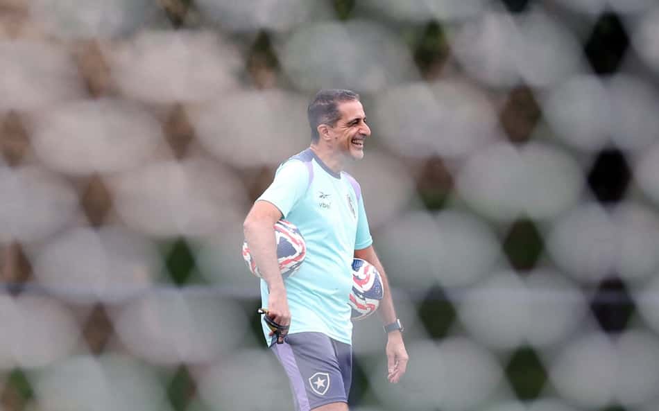 Botafogo retoma os treinos em Santa Bárbara após vitória sobre o PSG