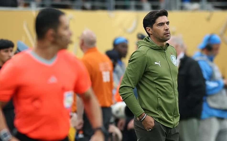 Abel admite frustração pelo empate, mas aprova entrega do Palmeiras: 'Sentimento de orgulho'