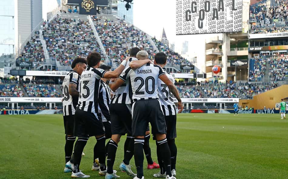ANÁLISE: Botafogo vai 'leve' contra o PSG, mas com alerta ligado após susto
