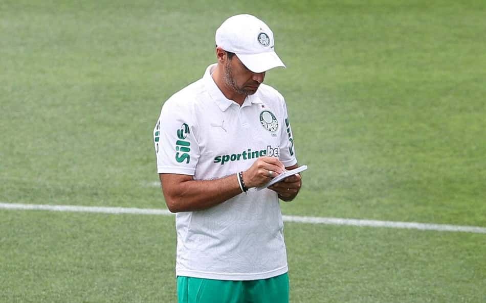 Escalação do Palmeiras: quem pode ganhar espaço no duelo com o Al Ahly