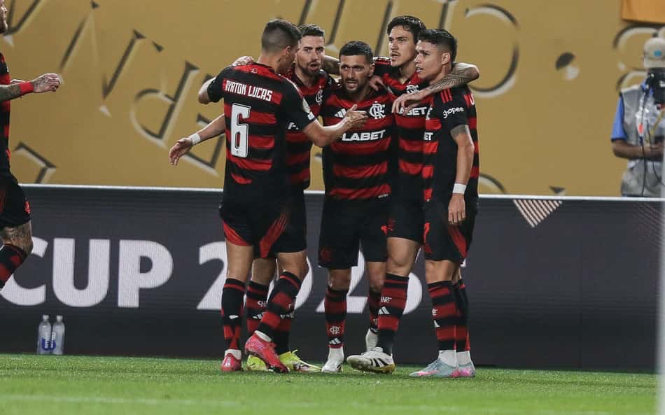Jogadores do Flamengo comemoram gol no Mundial (Foto: Gilvan de Souza/Flamengo)