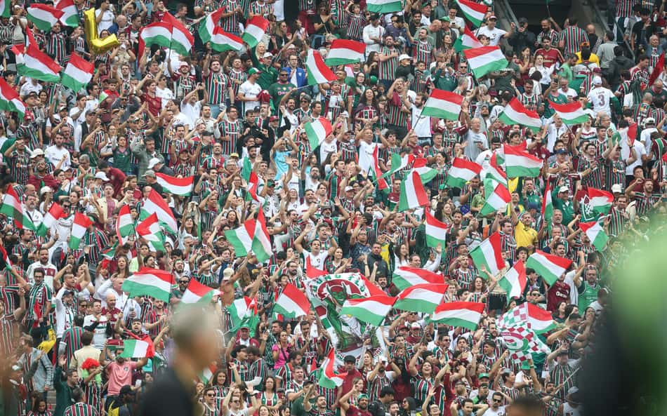 Fluminense distribui oito mil bandeiras tricolores no Mundial