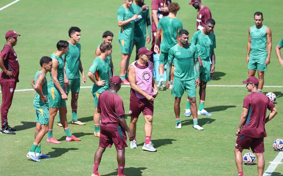 Soteldo treina e vira opção do Fluminense contra Inter de Milão