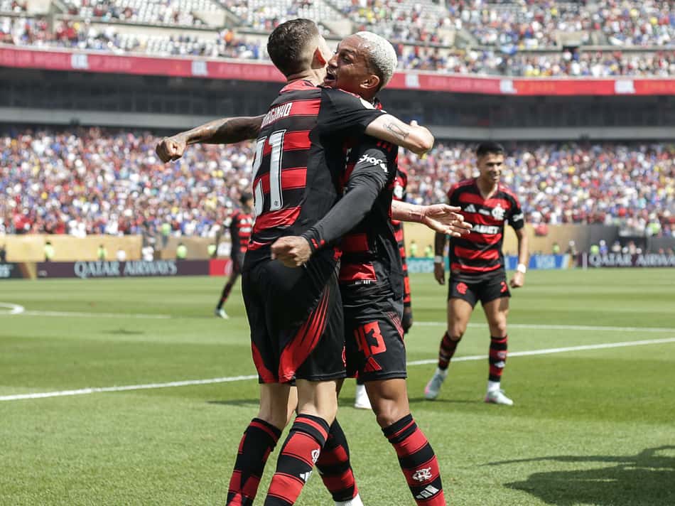 Jorginho e Wesley comemoram em Flamengo x Chelsea no Mundial de Clubes (Foto: Gilvan de Souza/Flamengo)