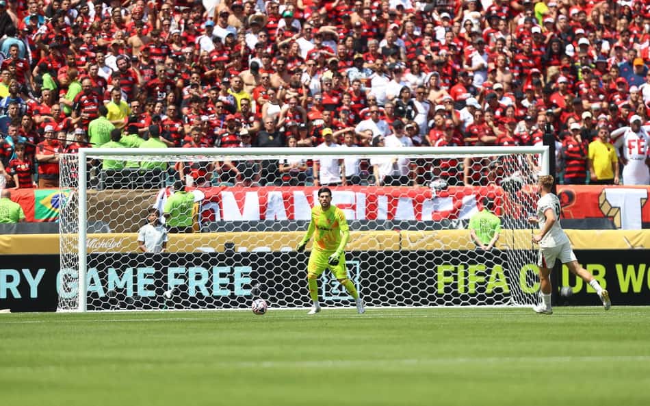 Rossi projeta confronto entre Flamengo e Bayern: 'Grande jogo para mostrar nossa força'