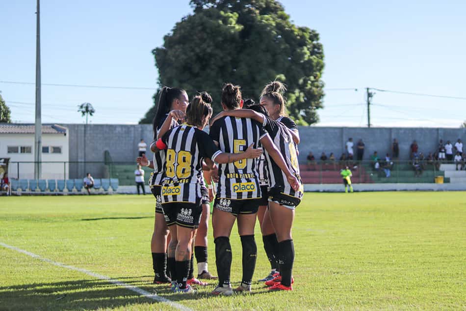 Sereias da Vila estão em busca do retorno à Série A do Brasileirão depois de um rebaixamento inédito no ano passado. (Foto: Reinaldo Campos/ Santos FC)