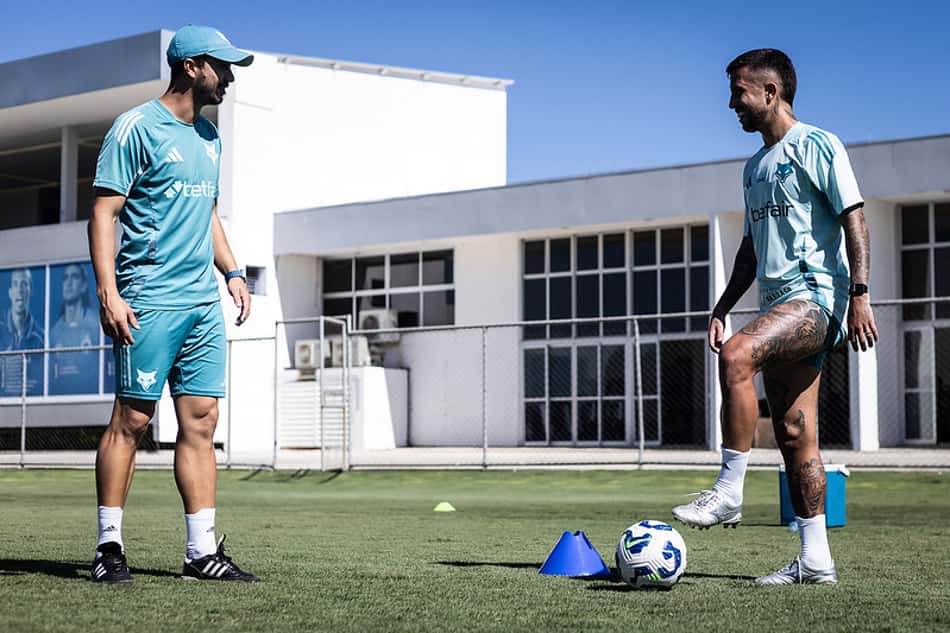Meia Matheus Henrique, do Cruzeiro, em treino na Toca da Raposa (Foto: Gustavo Aleixo/Cruzeiro)