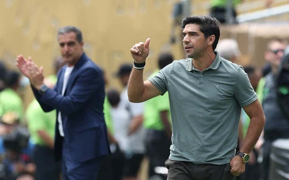 Abel Ferreira emociona com discurso antes da vitória do Palmeiras sobre o Botafogo no Mundial de Clubes