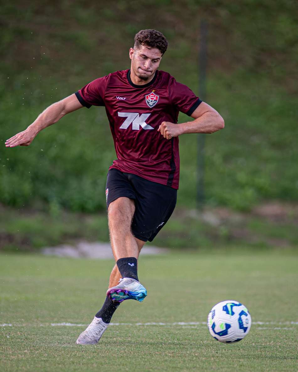 Rúben Rodrigues em treino do Vitória (Foto: Victor Ferreira / EC Vitória)