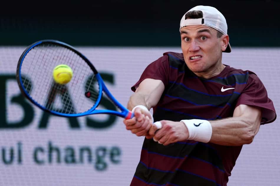 O britânico Jack Draper na derrota para o cazaque Alexander Bublik em Roland Garros (Foto: Dimitar DILKOFF / AFP)