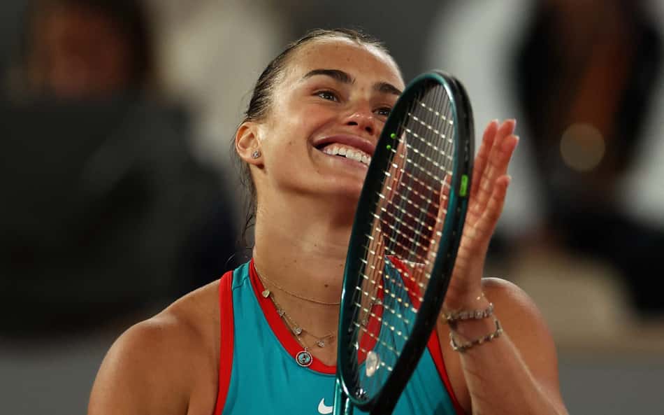 Sabalenka vence Swiatek e avança à final de Roland Garros