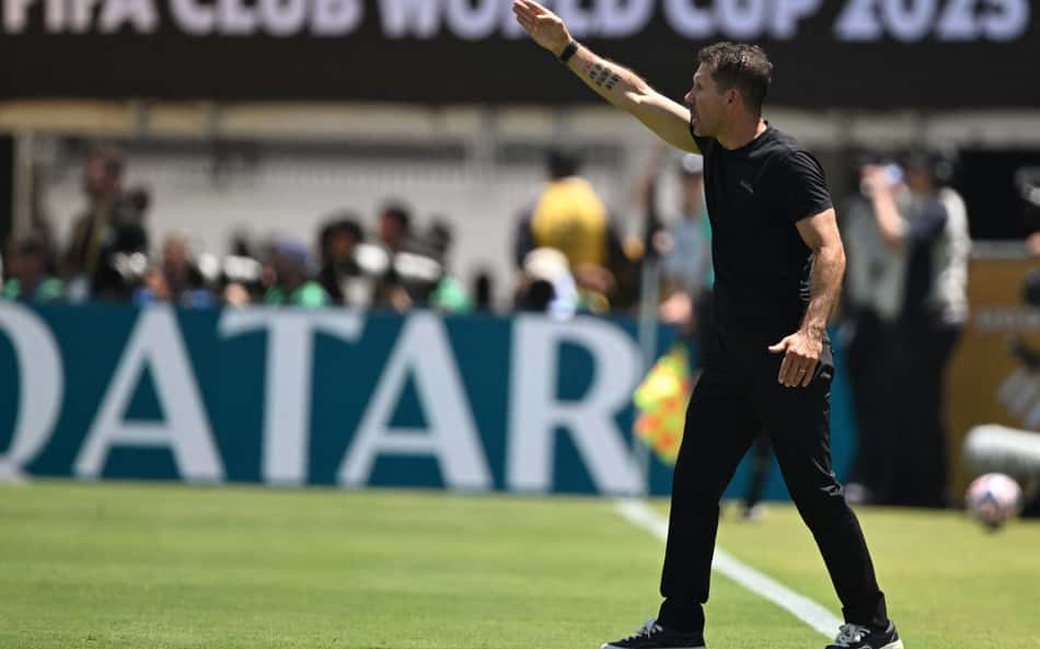 Técnico Diego Simeone, do Atlético de Madrid (Foto: Patrick T. Fallon/AFP)