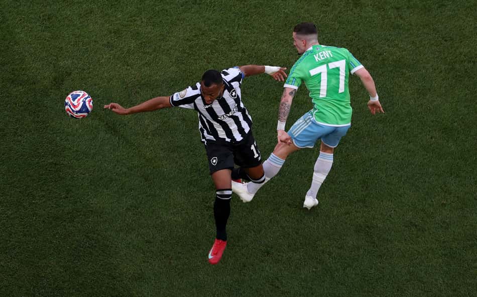 Marlon Freitas pede atenção ao Botafogo após vitória no Mundial: 'Não fizemos bom jogo'