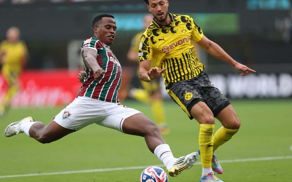 Primeiros minutos de Fluminense x Borussia Dortmund animam torcedores